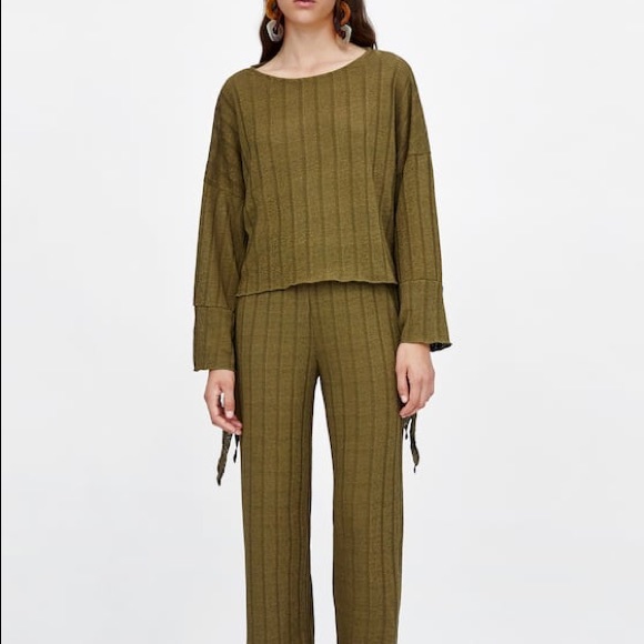 Zara Ribbed Rustic T-shirt - Picture 2 of 6